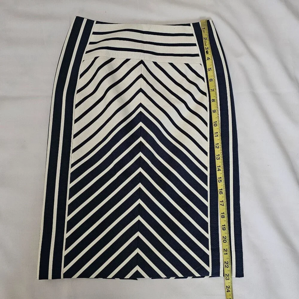 J.Crew Women's Navy Blue/White Chevron Stripe Pattern Pencil Skirt Size 00 - Picture 9 of 13